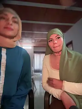 lalilamassu1 online show from 8, 9, 2025