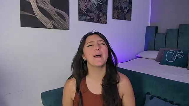 Kathia Morelli online show from 6, 11, 2025