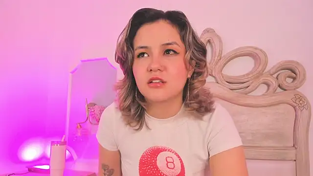 Snapshot of Sara__Williams chatting on 23, 11, 2025 Sara Williams online show from 23, 11, 2025