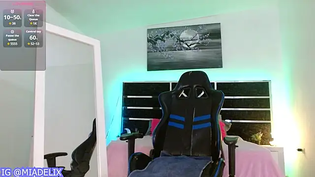 -MiaDelight- online show from 14, 4, 2026