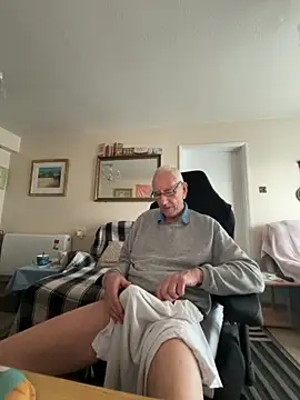 Snapshot of cutaboverest chatting on 6, 2, 2026 cutaboverest online show from 6, 2, 2026