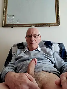 Snapshot of cutaboverest chatting on 24, 4, 2026 cutaboverest online show from 24, 4, 2026