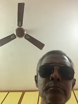 Snapshot of Lookin4Kinky_Partner chatting on 23, 11, 2025 Lookin4Kinky Partner online show from 23, 11, 2025