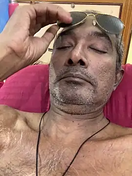 Snapshot of Lookin4Kinky_Partner chatting on 20, 11, 2025 Lookin4Kinky Partner online show from 20, 11, 2025