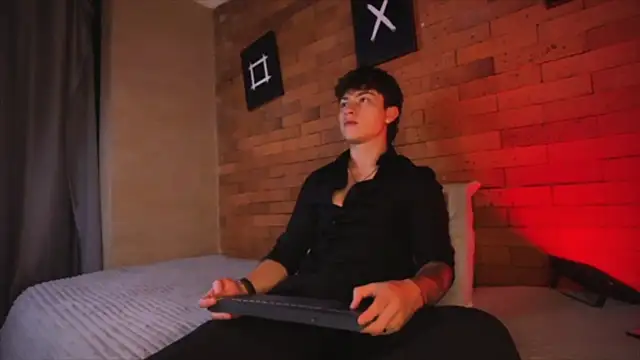 Snapshot of Ares_Dickson chatting on 18, 3, 2025 Ares Dickson online show from 18, 3, 2025