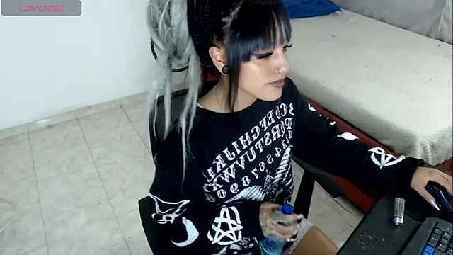 vanne summer  online show from 5, 3, 2026