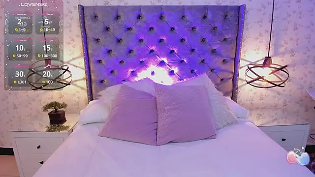 Snapshot of MiaWinx chatting on 8, 3, 2025 MiaWinx online show from 8, 3, 2025