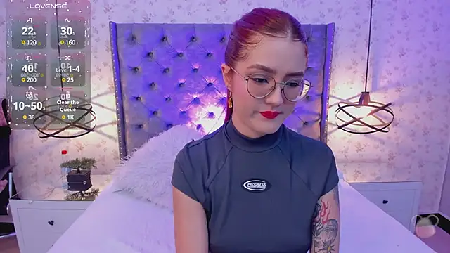 Snapshot of MiaWinx chatting on 6, 2, 2025 MiaWinx online show from 6, 2, 2025