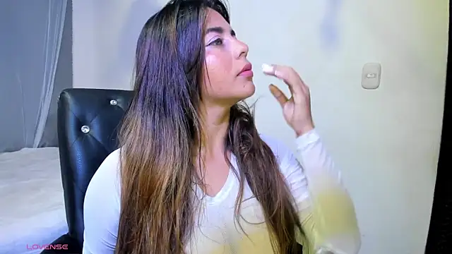 1julianasalazar online show from 7, 1, 2026