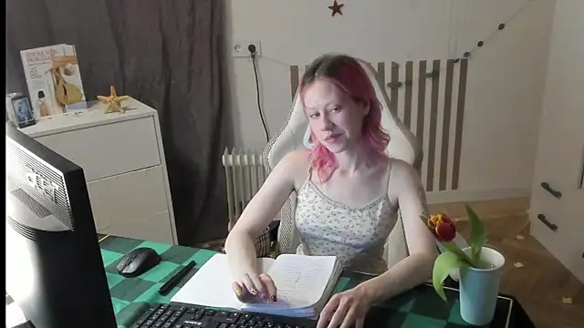Snapshot of Silly__Milly chatting on 24, 3, 2026 Silly Milly online show from 24, 3, 2026