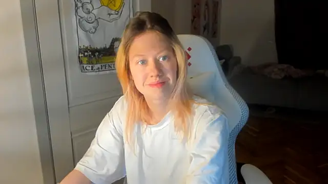 Snapshot of Silly__Milly chatting on 17, 12, 2024 Silly  Milly online show from 17, 12, 2024