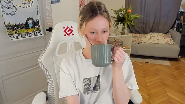 Snapshot of Silly__Milly chatting on 4, 1, 2025 Silly  Milly online show from 4, 1, 2025