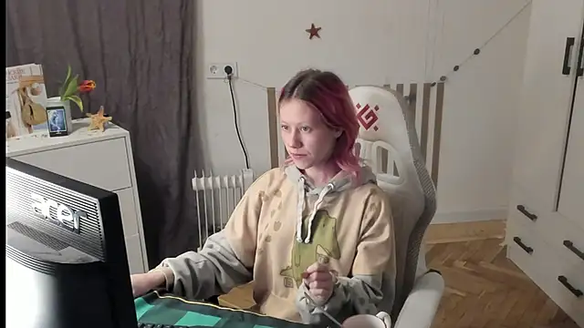Snapshot of Silly__Milly chatting on 25, 3, 2026 Silly Milly online show from 25, 3, 2026