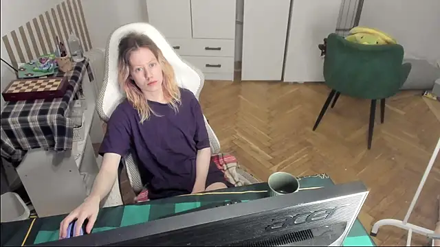 Snapshot of Silly__Milly chatting on 21, 7, 2026 Silly Milly online show from 21, 7, 2026