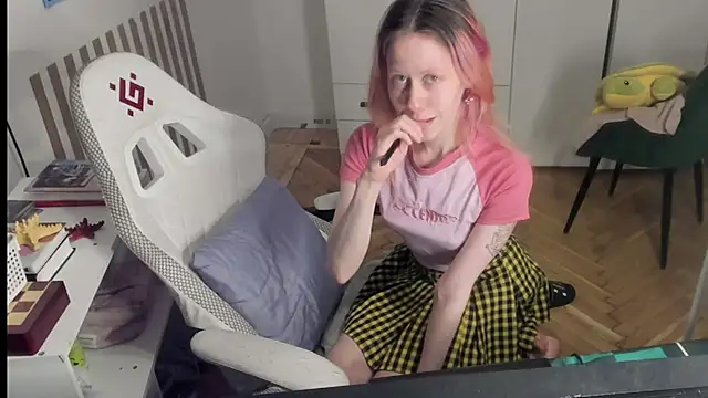 Snapshot of Silly__Milly chatting on 2, 6, 2026 Silly Milly online show from 2, 6, 2026