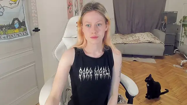 Snapshot of Silly__Milly chatting on 26, 12, 2024 Silly  Milly online show from 26, 12, 2024