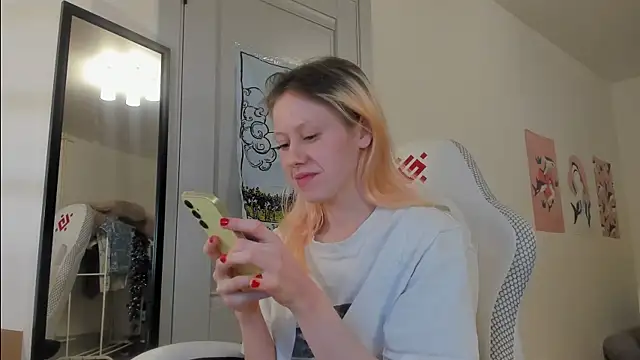 Snapshot of Silly__Milly chatting on 4, 1, 2025 Silly  Milly online show from 4, 1, 2025