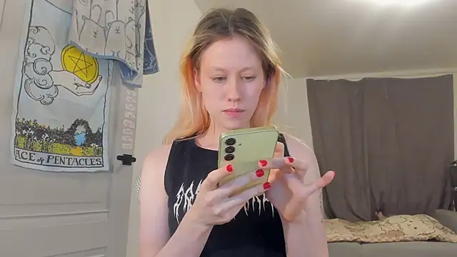 Snapshot of Silly__Milly chatting on 26, 12, 2024 Silly  Milly online show from 26, 12, 2024