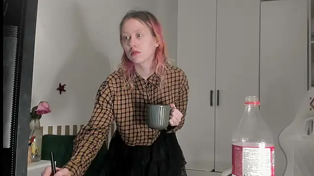 Snapshot of Silly__Milly chatting on 24, 5, 2026 Silly Milly online show from 24, 5, 2026