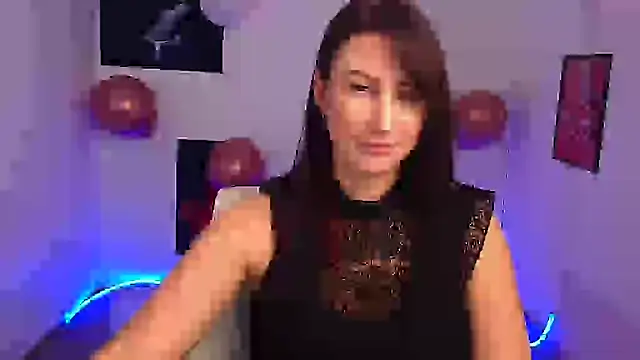 Loren Moa online show from 5, 3, 2025