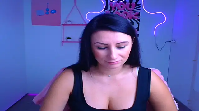 Snapshot of Loren_Moa chatting on 20, 10, 2025 Loren Moa online show from 20, 10, 2025