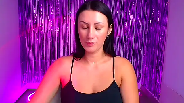 Loren Moa online show from 2, 10, 2025