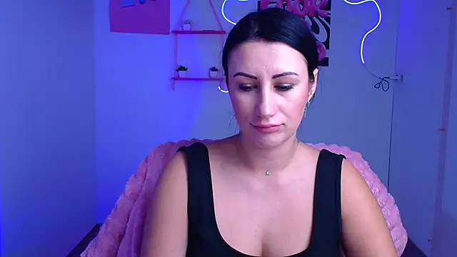 Snapshot of Loren_Moa chatting on 21, 11, 2025 Loren Moa online show from 21, 11, 2025