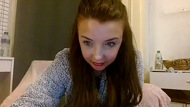 LucyLuxee19 online show from 5, 2, 2025