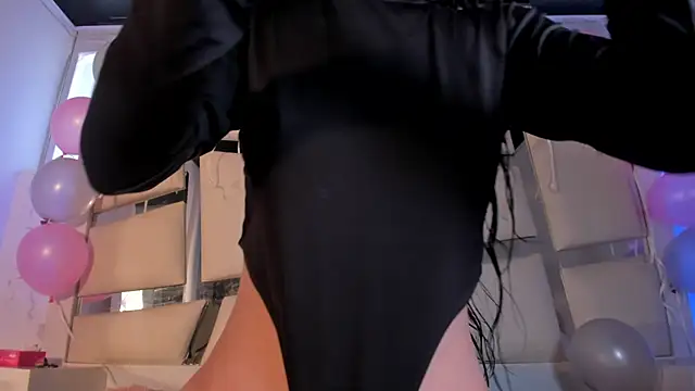 chrystal js online show from 25, 10, 2025