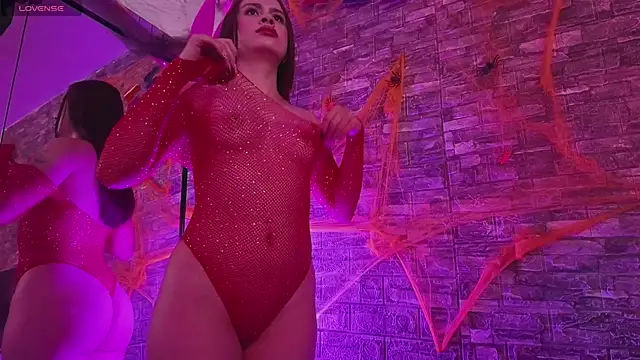 HotCouple 697 online show from 26, 10, 2025