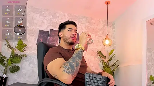 Snapshot of Nate_franco chatting on 17, 7, 2026 Nate franco online show from 17, 7, 2026
