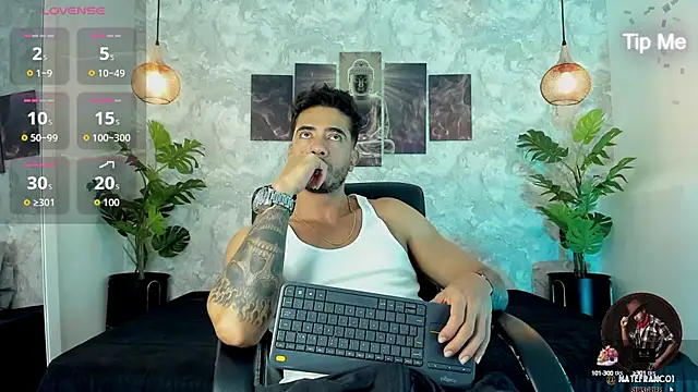 Snapshot of Nate_franco chatting on 12, 10, 2025 Nate franco online show from 12, 10, 2025