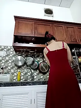 Snapshot of ___Erin___ chatting on 4, 11, 2025 Erin online show from 4, 11, 2025