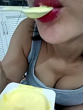 Snapshot of ___Erin___ chatting on 16, 11, 2025 Erin online show from 16, 11, 2025