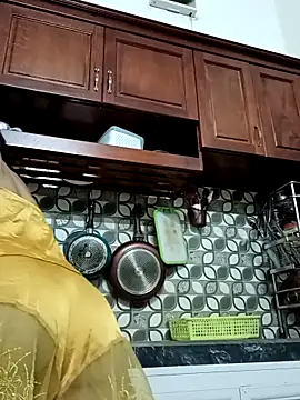 Snapshot of ___Erin___ chatting on 6, 11, 2025 Erin online show from 6, 11, 2025