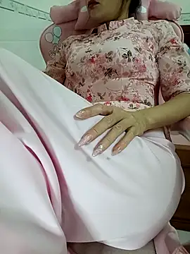 Snapshot of ___Erin___ chatting on 8, 10, 2025 Erin online show from 8, 10, 2025