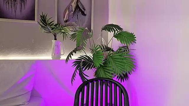 samanthaevanss1 online show from 17, 4, 2026