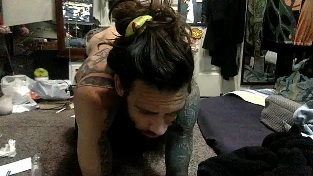 Snapshot of Robriguezxxx chatting on 6, 5, 2026 Robriguezxxx online show from 6, 5, 2026