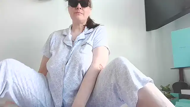 BlueEyezIrish online show from 27, 10, 2025