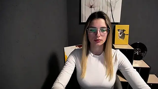 lady olivia  online show from 11, 5, 2026