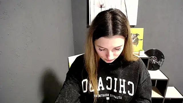 lady olivia  online show from 4, 11, 2025