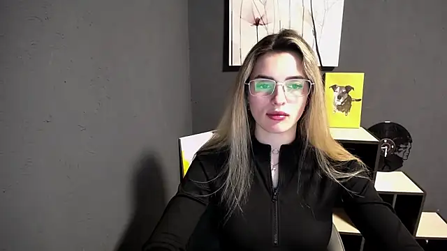 lady olivia  online show from 23, 4, 2026