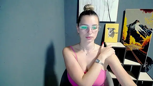 lady olivia  online show from 24, 6, 2026