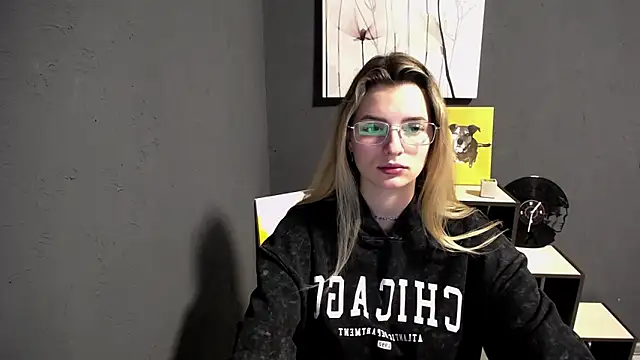 lady olivia  online show from 12, 3, 2026