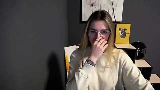 lady olivia  online show from 15, 4, 2026