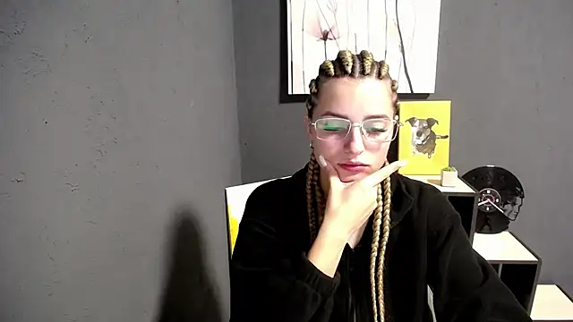 lady olivia  online show from 13, 10, 2025