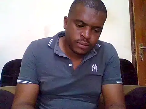 Snapshot of lui_cuuty chatting on 2, 10, 2025 lui cuuty online show from 2, 10, 2025