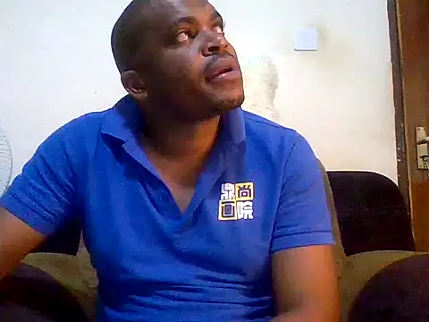 Snapshot of lui_cuuty chatting on 5, 10, 2025 lui cuuty online show from 5, 10, 2025