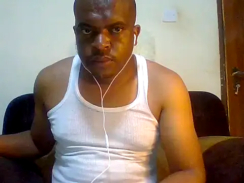 Snapshot of lui_cuuty chatting on 5, 10, 2025 lui cuuty online show from 5, 10, 2025