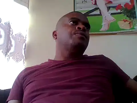 Snapshot of lui_cuuty chatting on 10, 9, 2025 lui cuuty online show from 10, 9, 2025